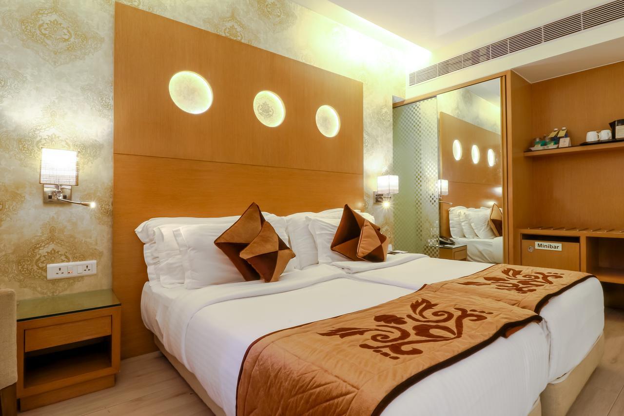 Salida Del Sol Hotel Panaji Exterior photo